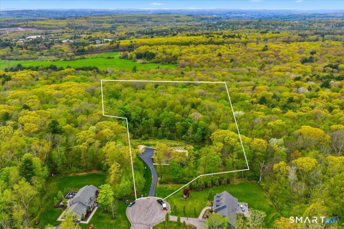 17 Decubellis Court Putnam CT 06260
