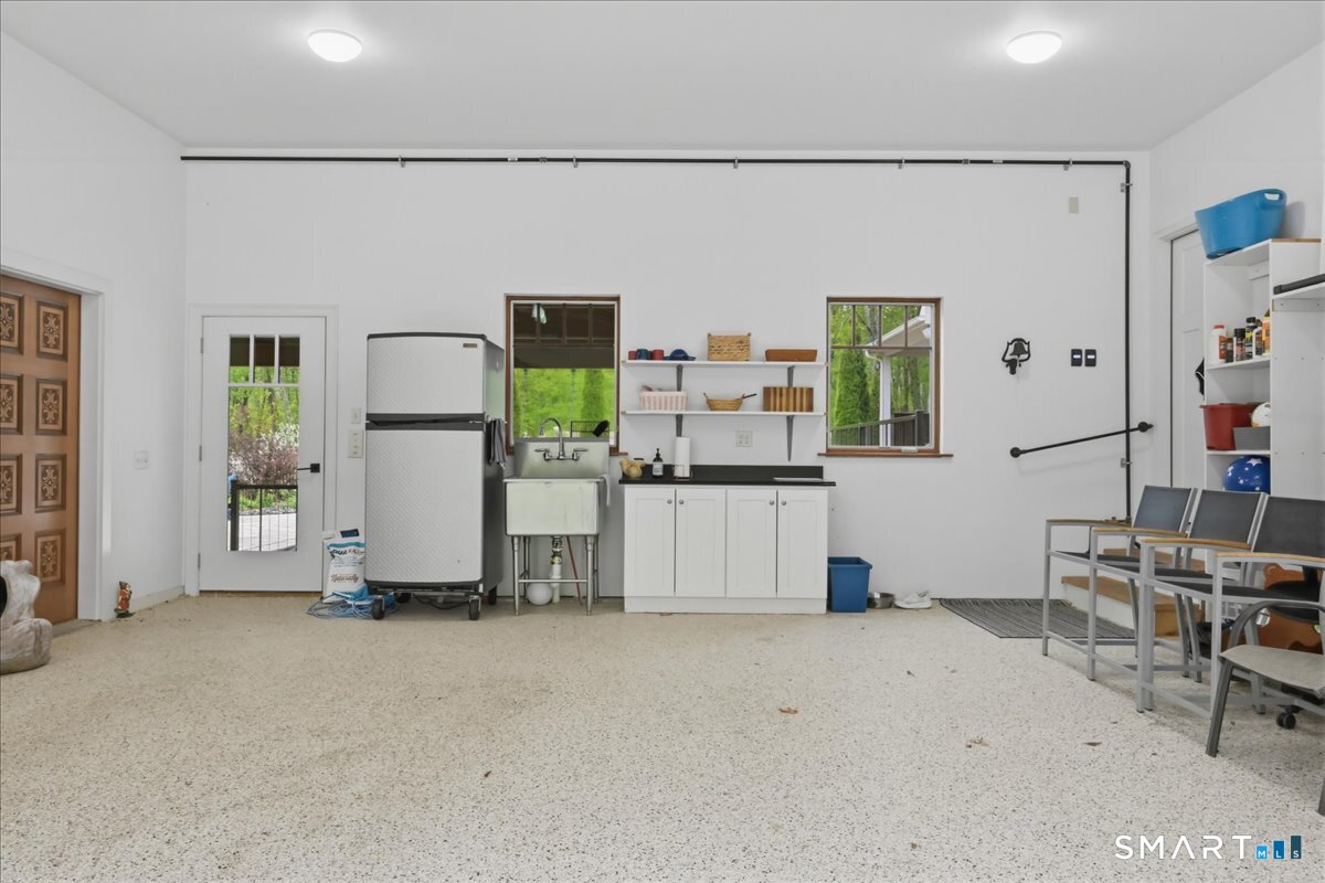 17 Decubellis Court Putnam CT 06260