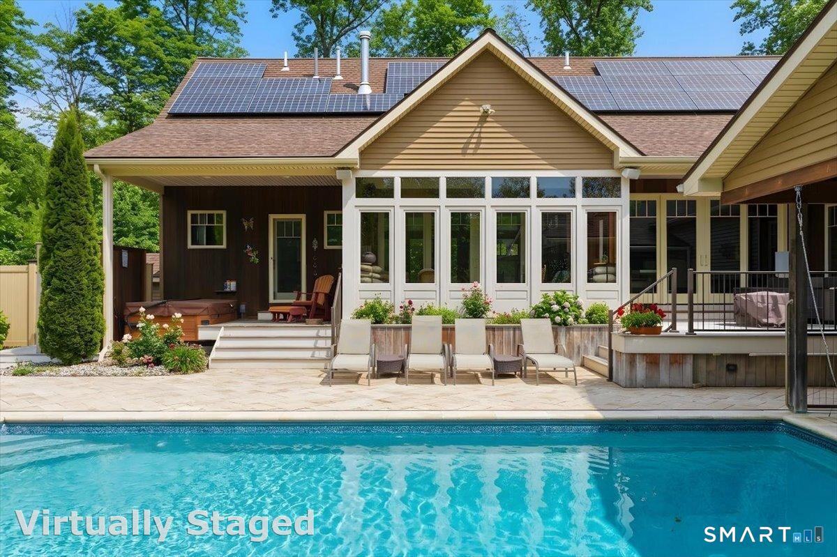 17 Decubellis Court Putnam CT 06260