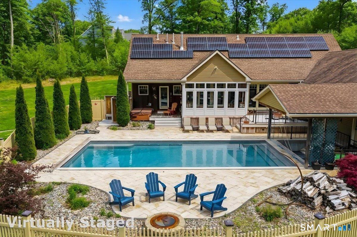 17 Decubellis Court Putnam CT 06260