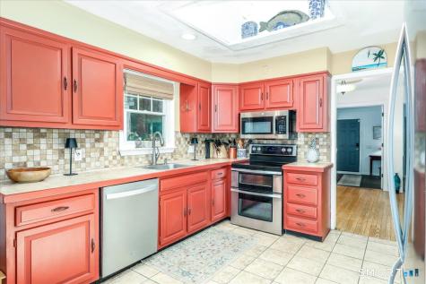 16 Pinewood Shores Sherman CT 06784