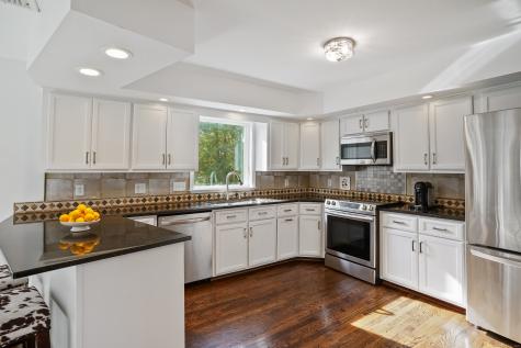 7 Guardhouse Drive Redding CT 06896