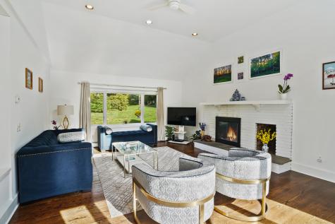 7 Guardhouse Drive Redding CT 06896