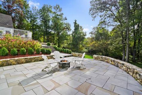 7 Guardhouse Drive Redding CT 06896