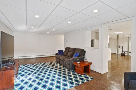 7 Guardhouse Drive Redding CT 06896