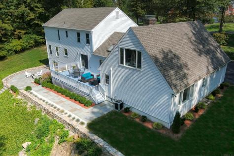 7 Guardhouse Drive Redding CT 06896