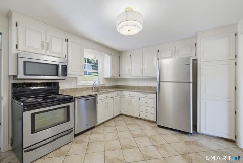 17 Riverside Drive Vernon CT 06066
