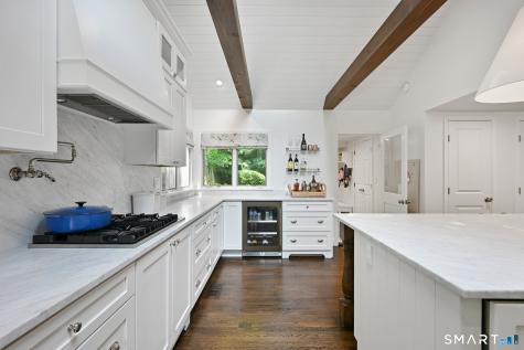 32 Spring Water Lane New Canaan CT 06840