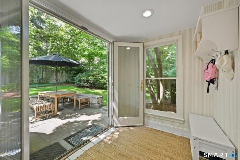 32 Spring Water Lane New Canaan CT 06840