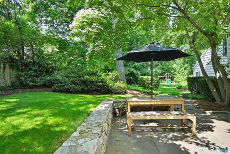 32 Spring Water Lane New Canaan CT 06840