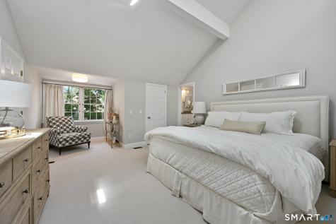 32 Spring Water Lane New Canaan CT 06840