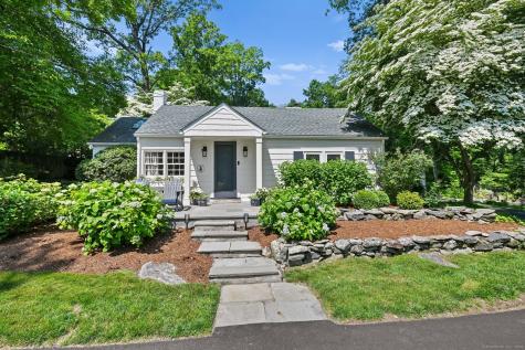 32 Spring Water Lane New Canaan CT 06840