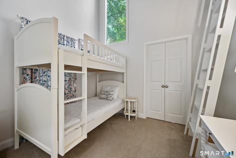 32 Spring Water Lane New Canaan CT 06840