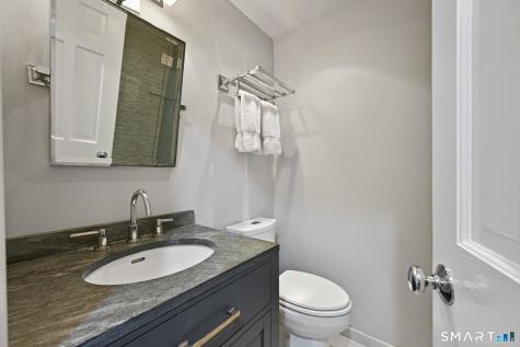 32 Spring Water Lane New Canaan CT 06840