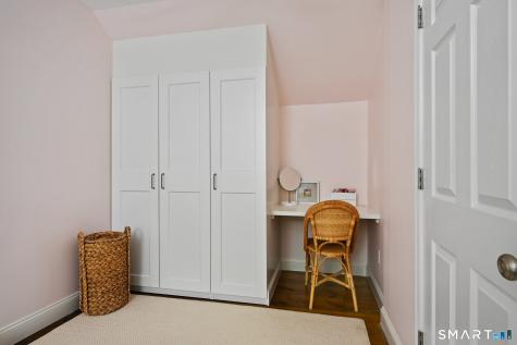 32 Spring Water Lane New Canaan CT 06840