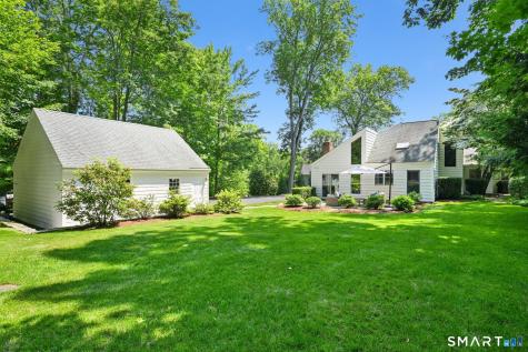 32 Spring Water Lane New Canaan CT 06840