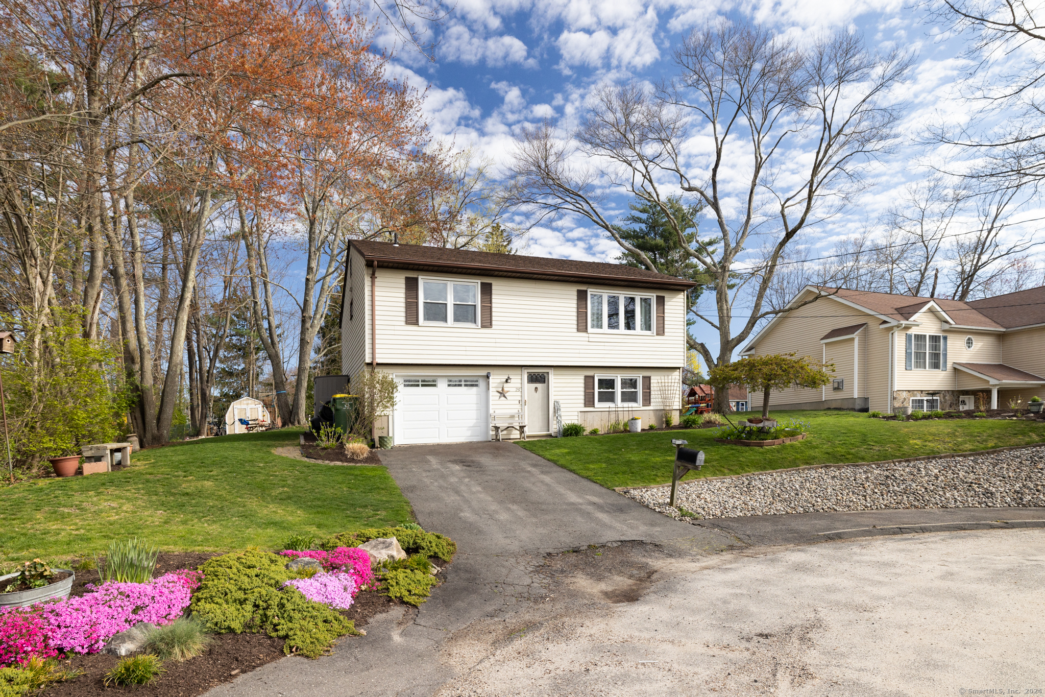 25 Parkwood Avenue Waterbury CT 06708