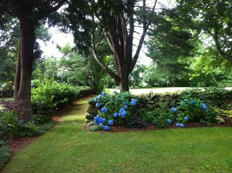 579 Taugwonk Road Stonington CT 06378