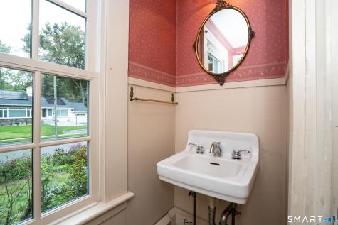 60 Bainbridge Road West Hartford CT 06119