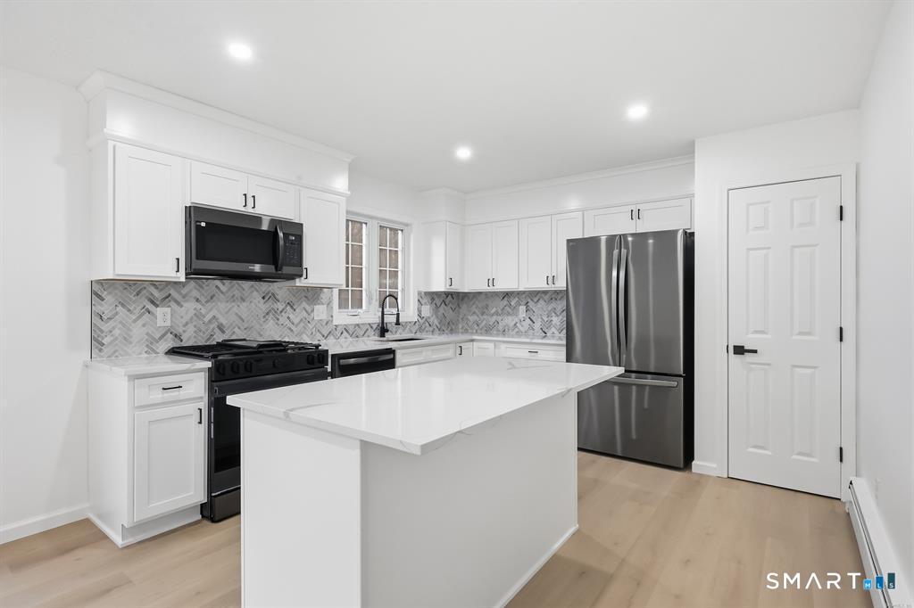 70 Victoria Court Hamden CT 06514