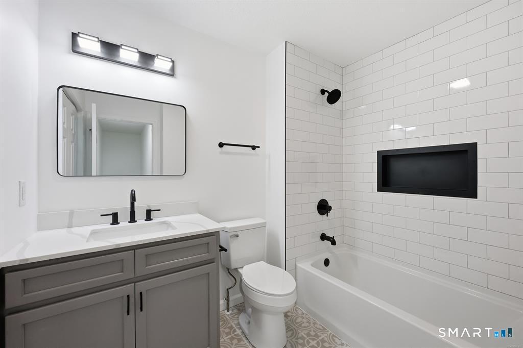 70 Victoria Court Hamden CT 06514