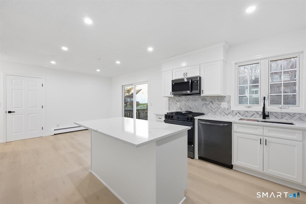 70 Victoria Court Hamden CT 06514