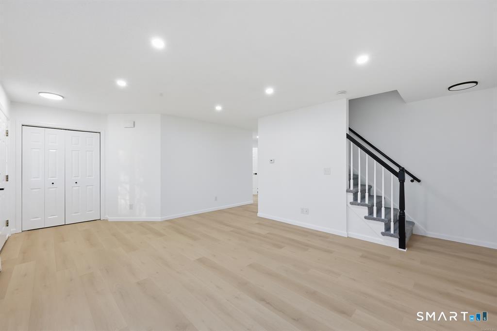 70 Victoria Court Hamden CT 06514