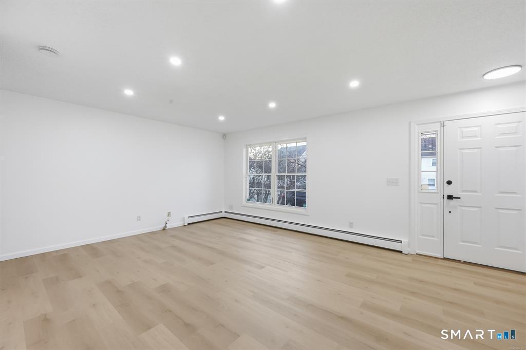 70 Victoria Court Hamden CT 06514