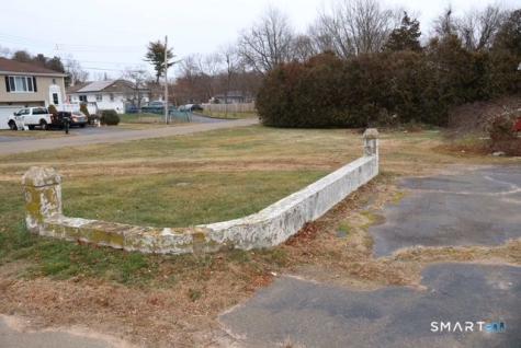 21 Carmen Street East Haven CT 06512