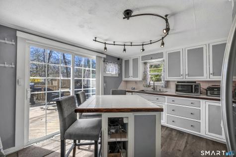 28 Rocky Ledge Drive Clinton CT 06413