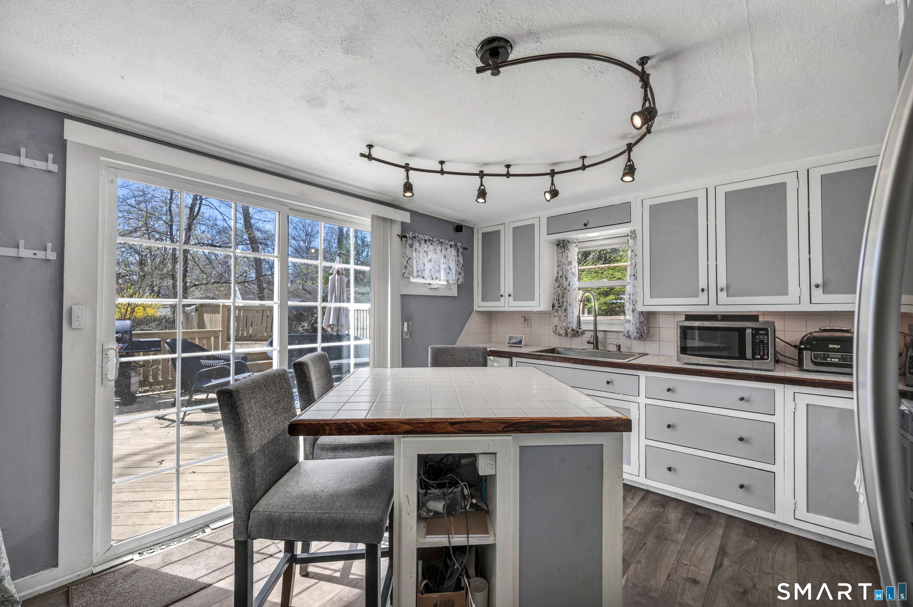 28 Rocky Ledge Drive Clinton CT 06413