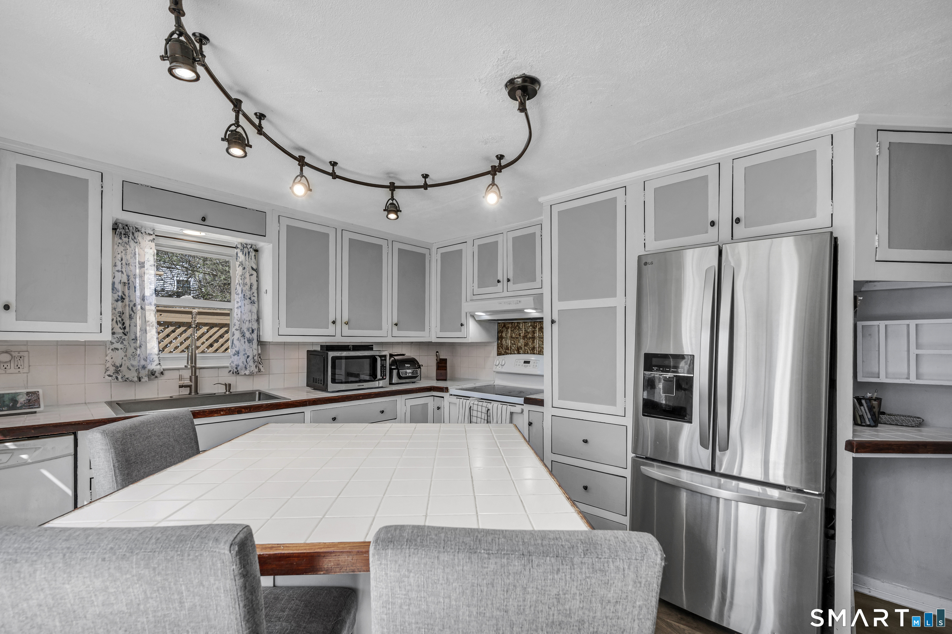 28 Rocky Ledge Drive Clinton CT 06413