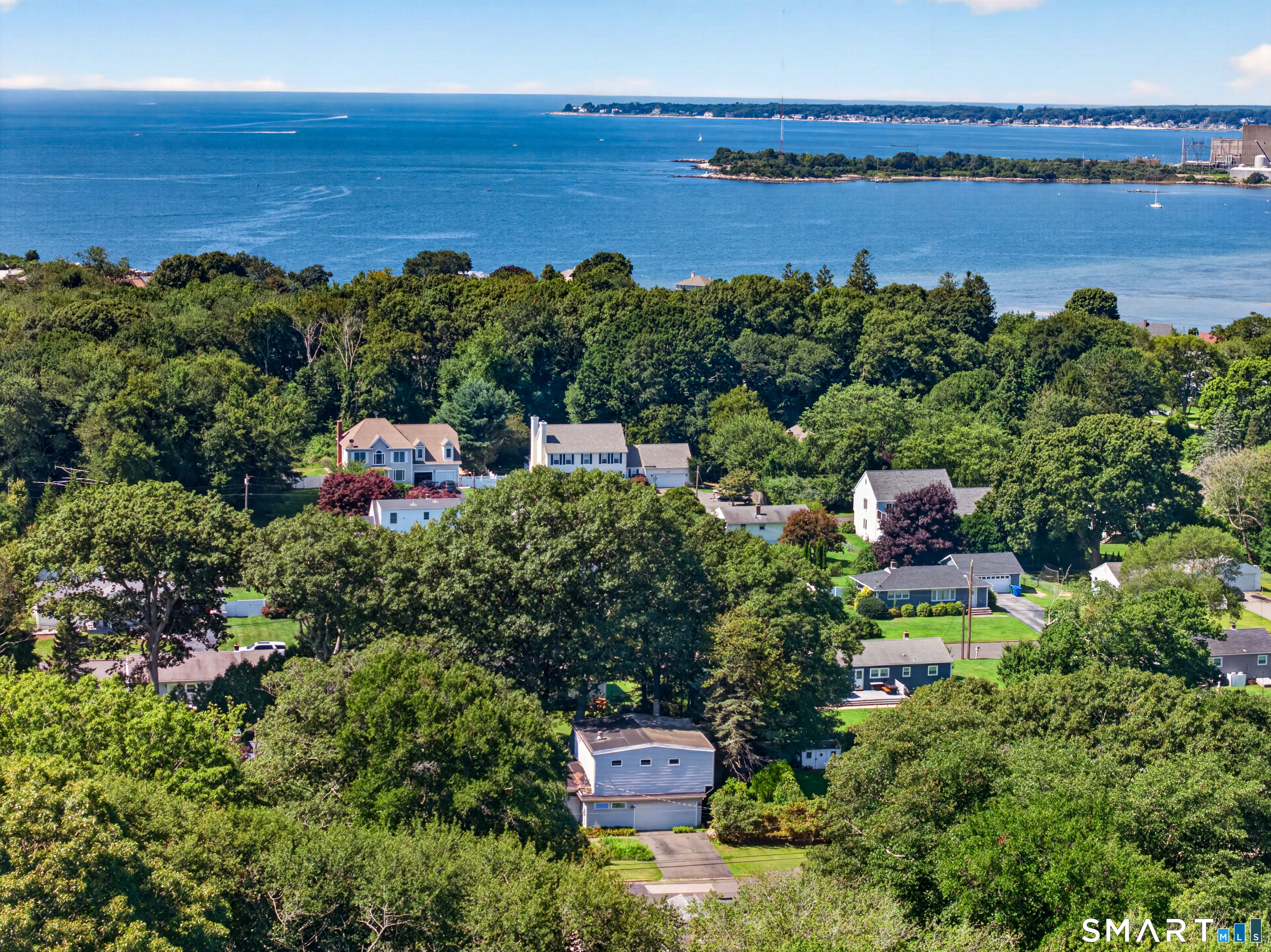 14 Perry Avenue Waterford CT 06385