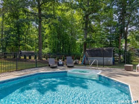 180 Pruett Place Montville CT 06370