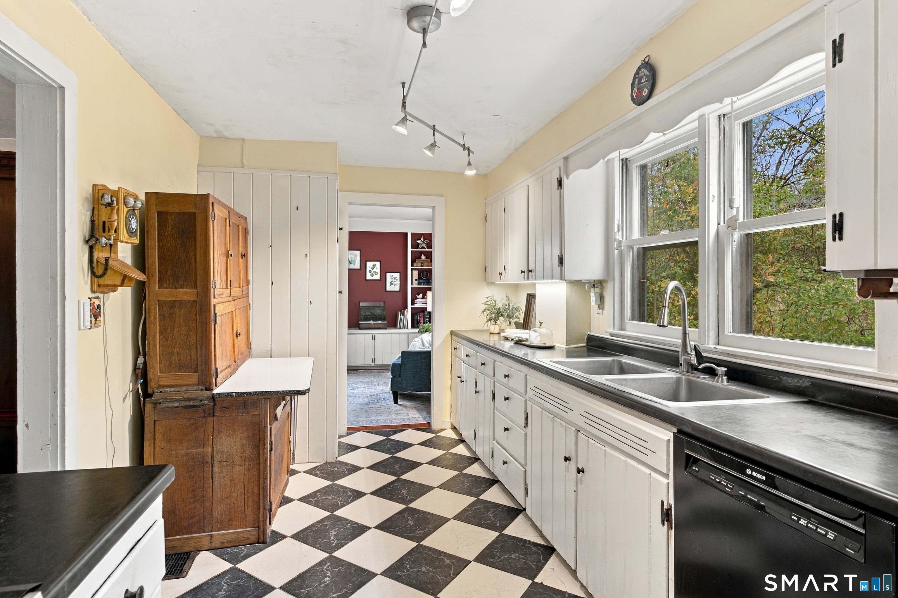 444 Leetes Island Road Guilford CT 06437