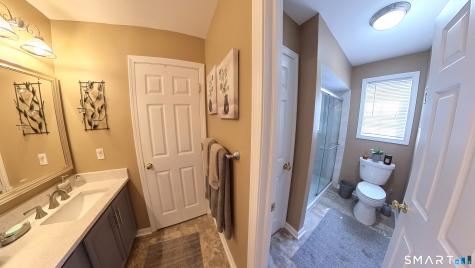 21 Hillcrest Avenue Meriden CT 06451