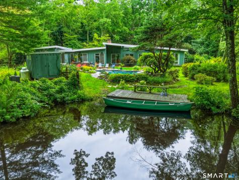 20 Crestview (Incl. 24 Crestview Dr.) Drive Woodbridge CT 06525
