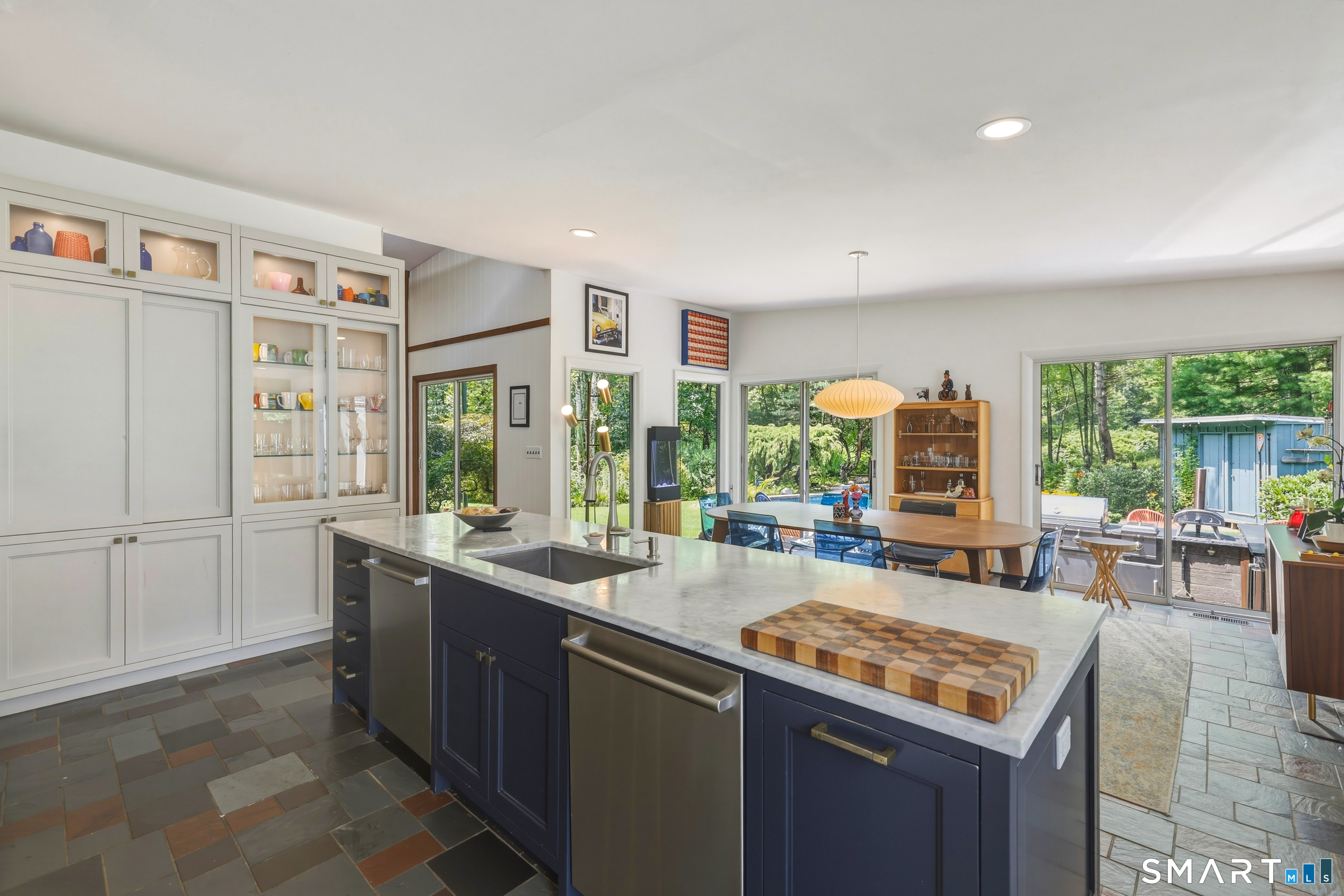 20 Crestview (Incl. 24 Crestview Dr.) Drive Woodbridge CT 06525