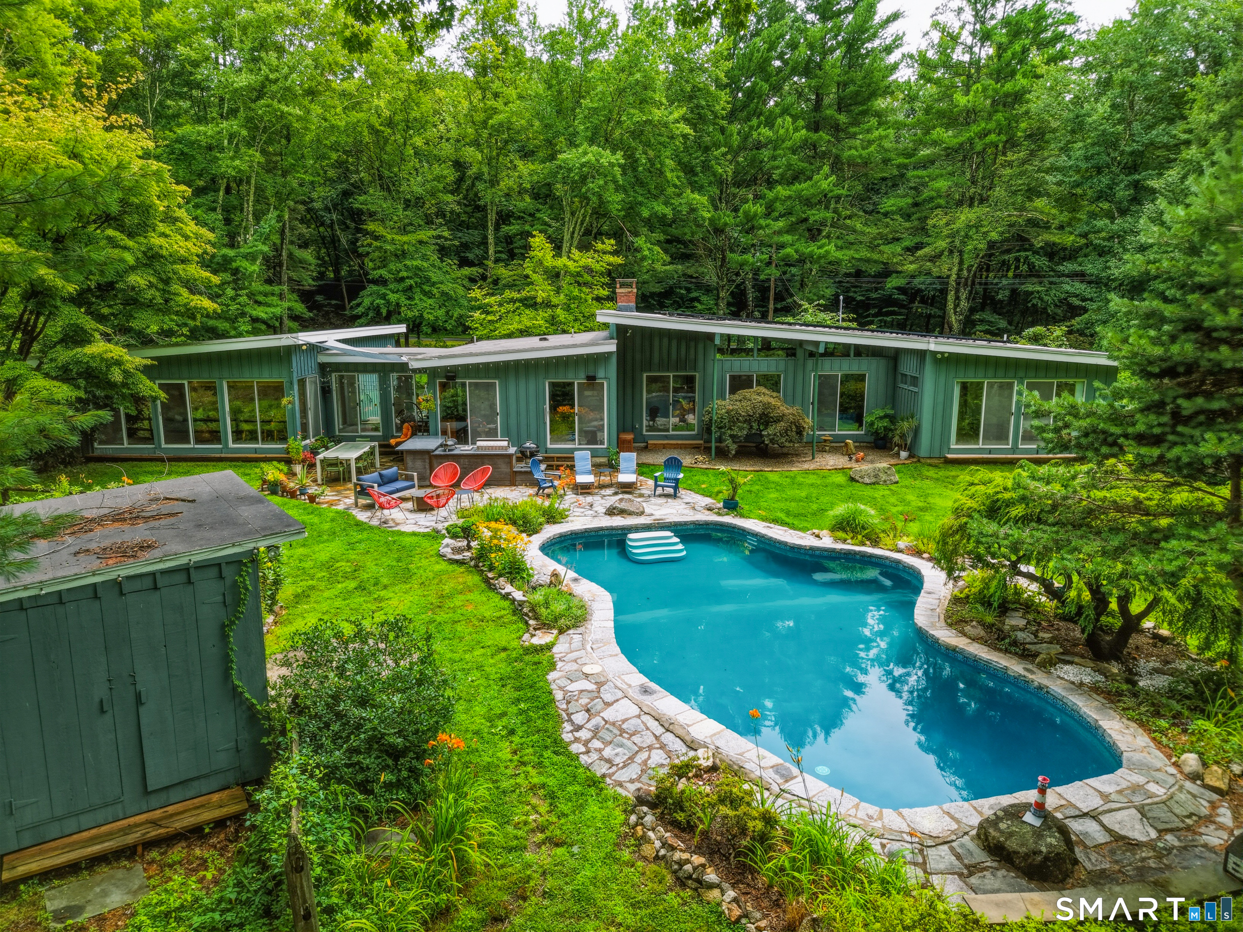 20 Crestview (Incl. 24 Crestview Dr.) Drive Woodbridge CT 06525