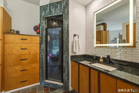 20 Crestview (Incl. 24 Crestview Dr.) Drive Woodbridge CT 06525