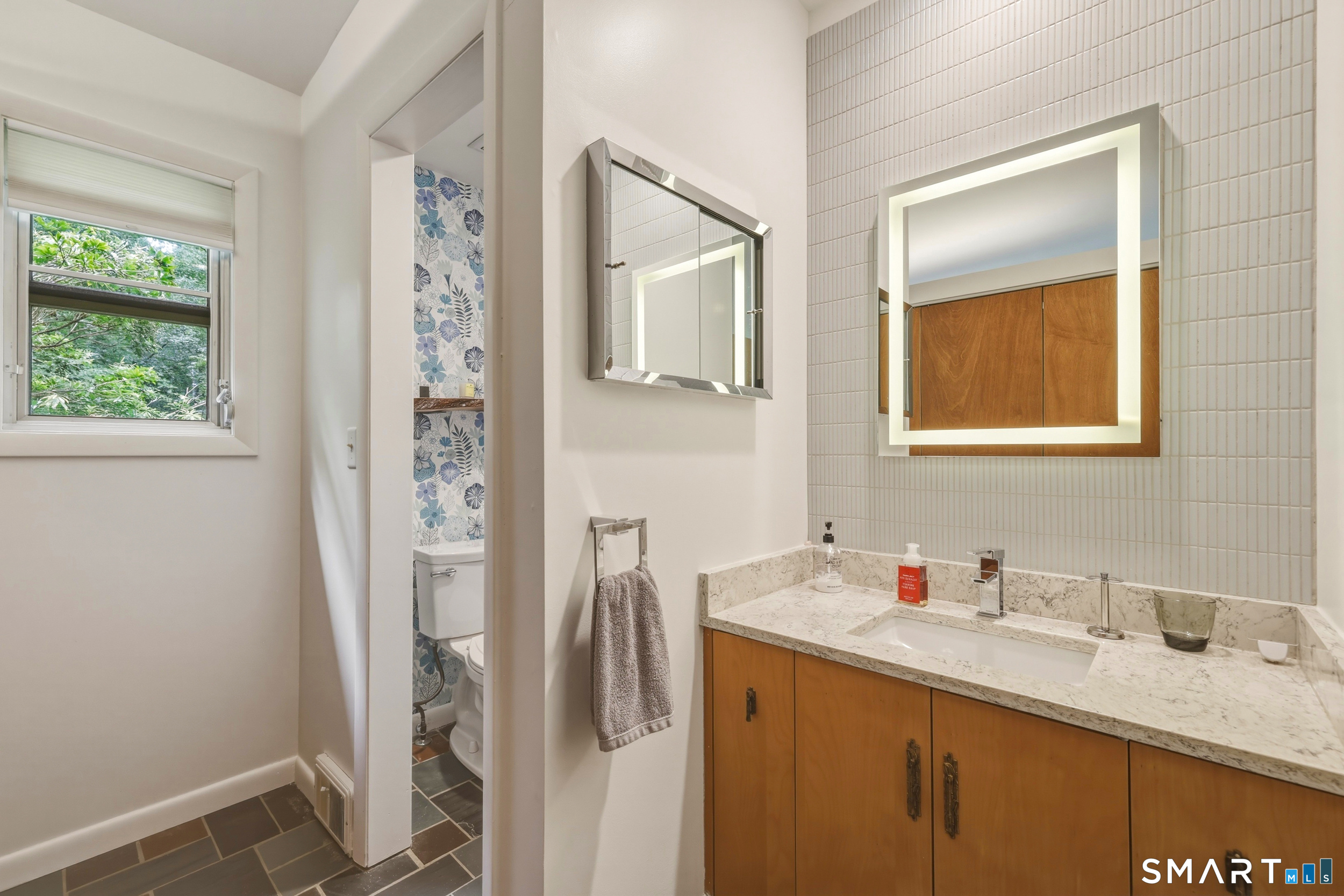 20 Crestview (Incl. 24 Crestview Dr.) Drive Woodbridge CT 06525