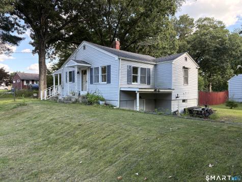 7 Cundall Street Brooklyn CT 06234