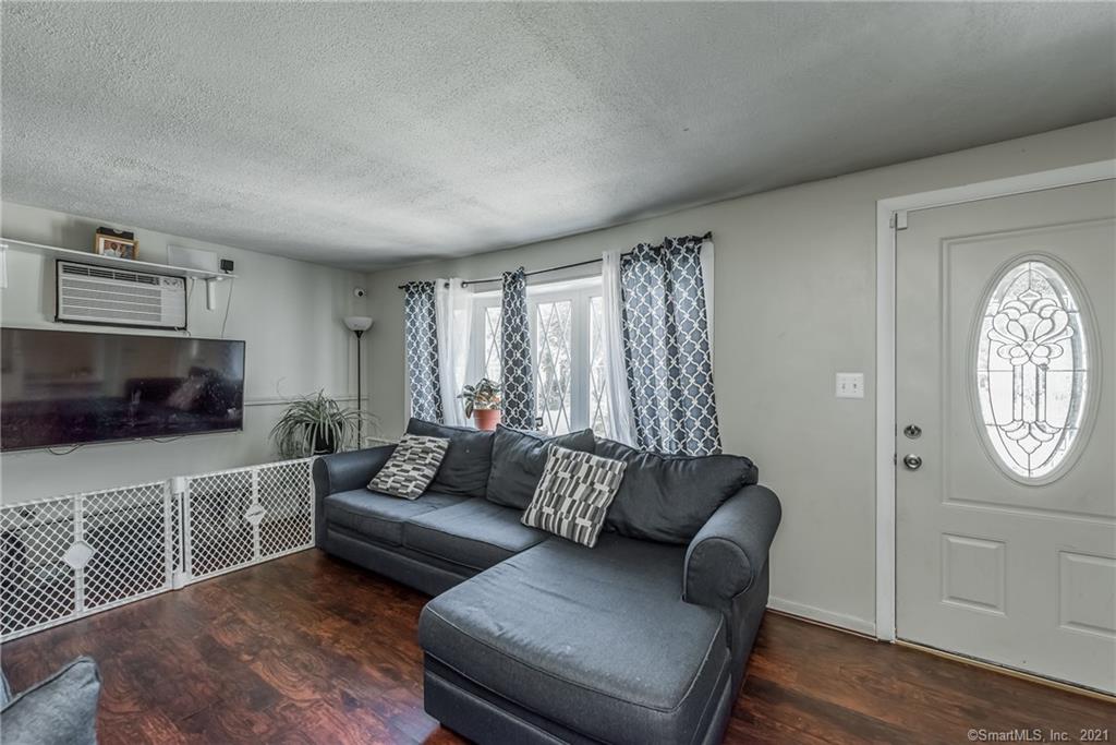 44 Sedgwick Road East Hartford CT 06108