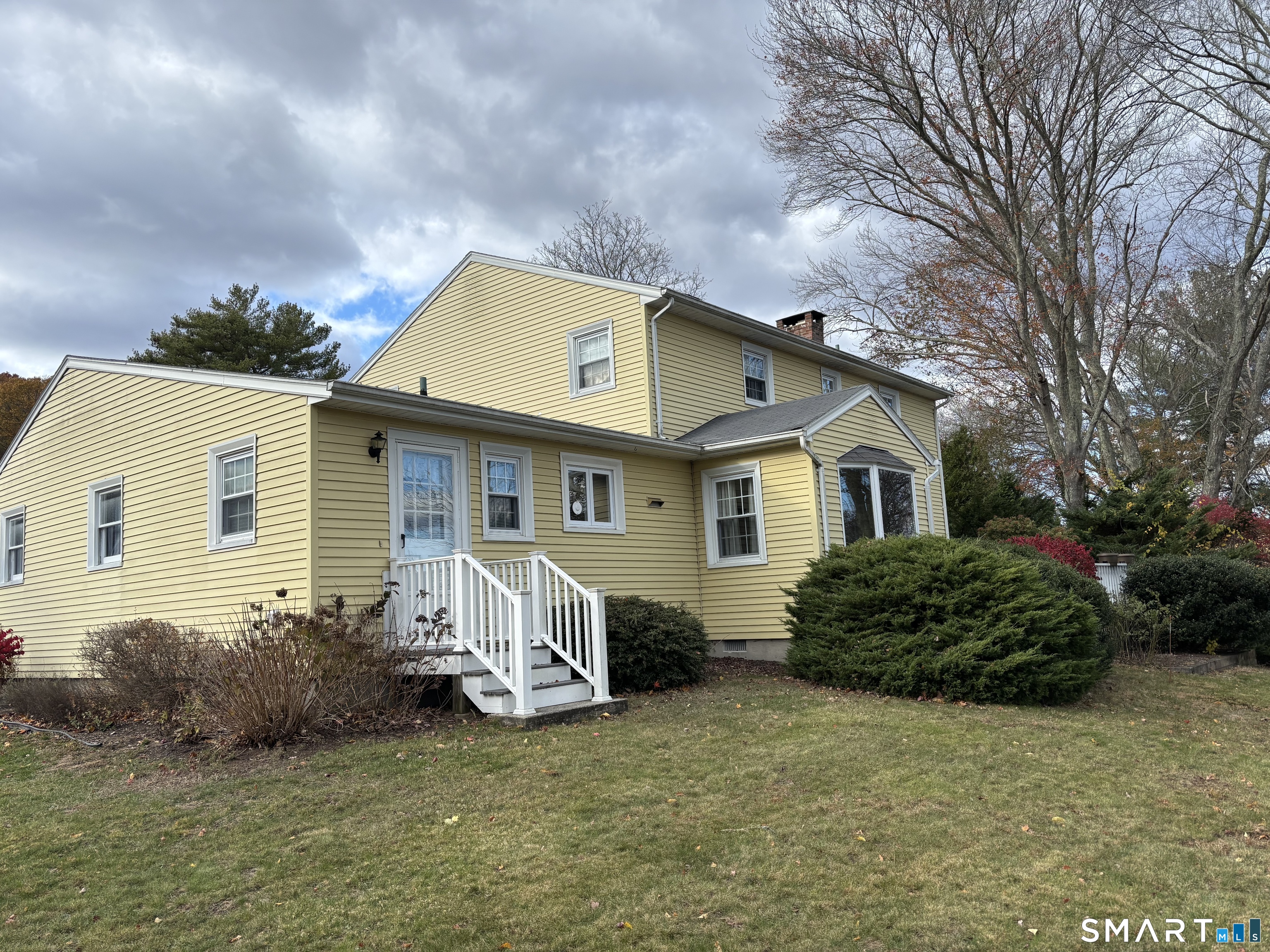 5 Colonial Drive East Lyme CT 06333