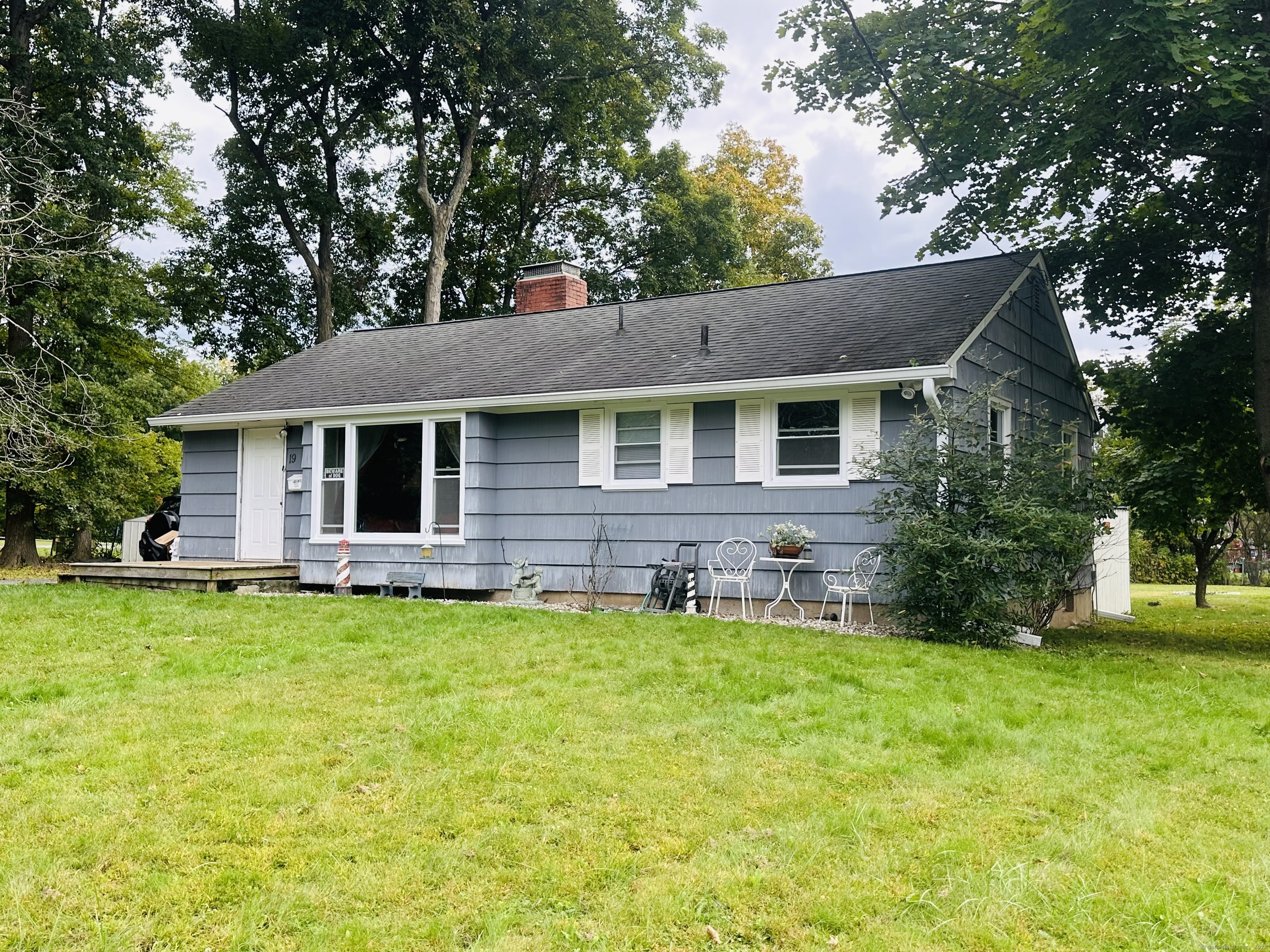 19 Beach Road Bloomfield CT 06002