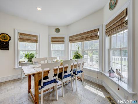 75 Warren Glen Burlington CT 06013