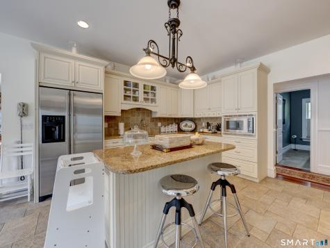 75 Warren Glen Burlington CT 06013