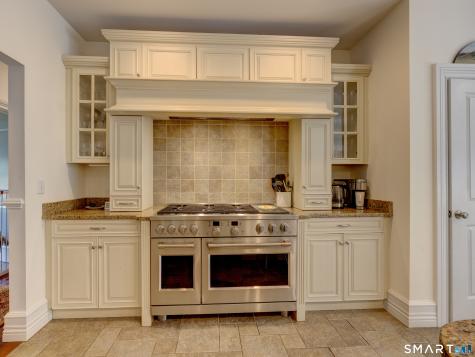 75 Warren Glen Burlington CT 06013