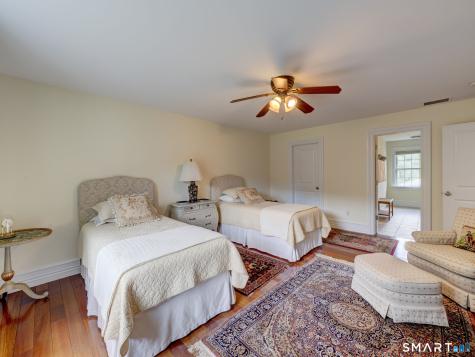 75 Warren Glen Burlington CT 06013