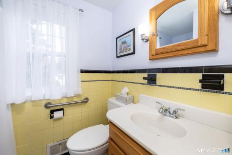 17 Alexander Drive East Hartford CT 06118